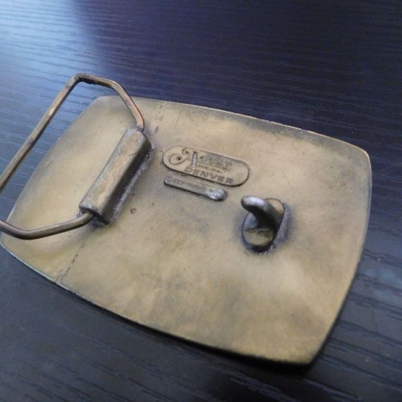 Vintage 1977 Belt Buckle Adezy Dog Dogs Canine Casual Brass RARE Made in USA - Picture 5 of 7